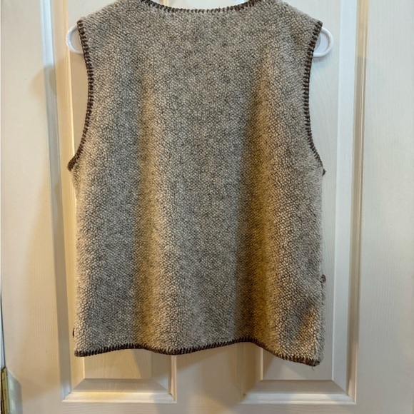 Handmade Sherpa Vest by Common Threads, approximately size 10 - Picture 11 of 12
